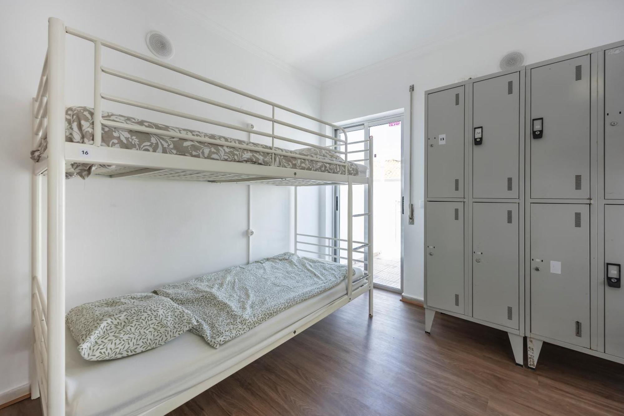 The 17 Party Hostel